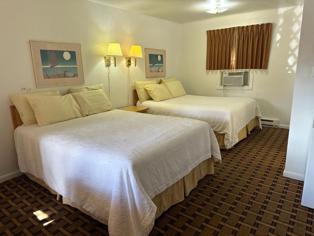 Ski'S Western Motel Грейт-Фоллс Екстер'єр фото